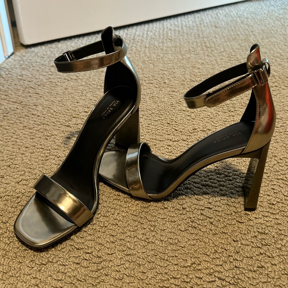 FREE SHIPPING - Via Spiga metallic heel